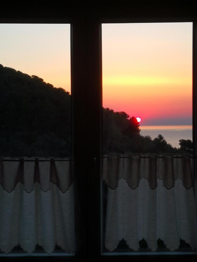 Florinda Lemon'S Suite Cervo Esterno foto
