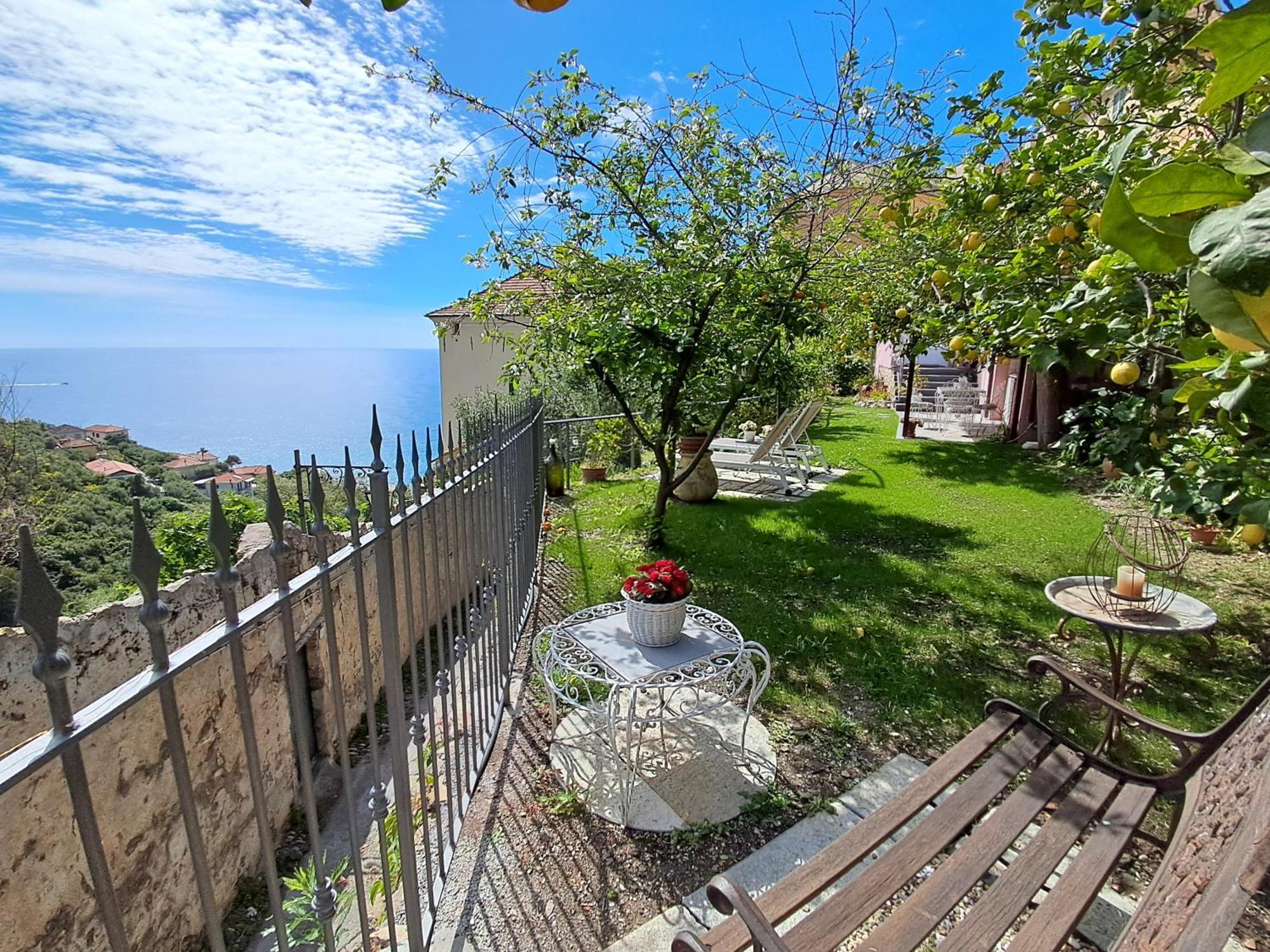 Florinda Lemon'S Suite Cervo Esterno foto
